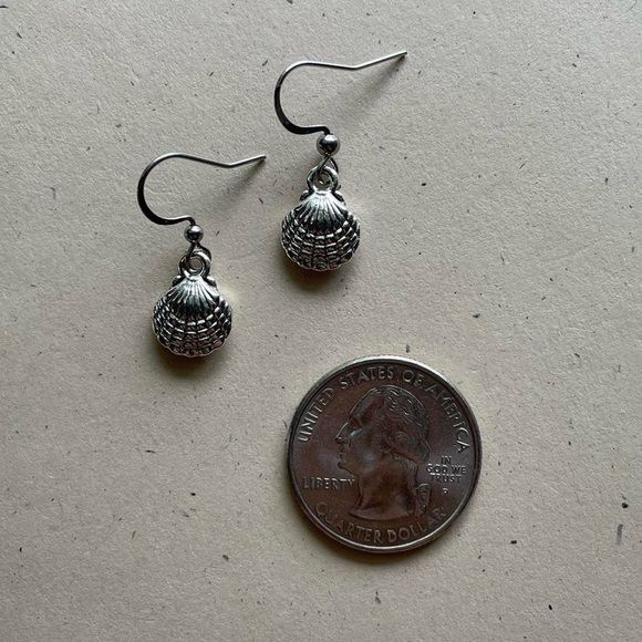 Silver Shell Dangle Earrings - Picture 4 of 5